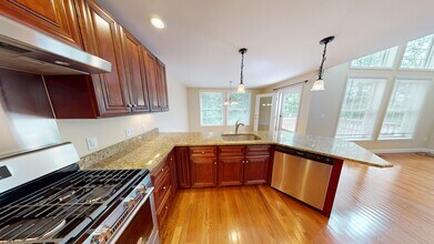 84 Park Rd in Franklin, MA - Building Photo - Building Photo