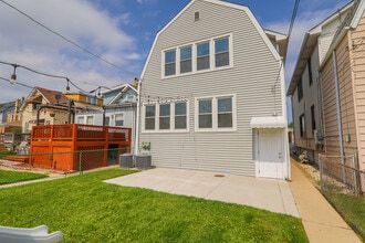 5023 N Kolmar Ave, Unit 1 in Chicago, IL - Building Photo - Building Photo