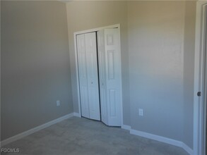 935 Graystone Ave in Lehigh Acres, FL - Building Photo - Building Photo