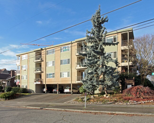Dannywood Apartments in Seattle, WA - Foto de edificio - Building Photo