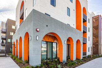 Archways Santa Ana in Santa Ana, CA - Building Photo - Building Photo