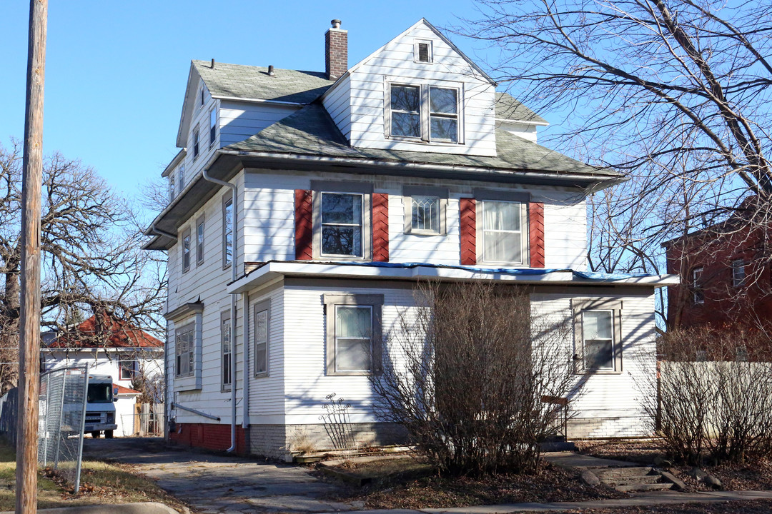 1121 21st St in Des Moines, IA - Foto de edificio