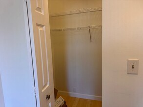 30 Daniels St, Unit 601 in Malden, MA - Foto de edificio - Building Photo