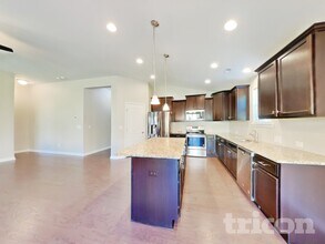 64 Crew Clb Ct in Clayton, NC - Foto de edificio - Building Photo