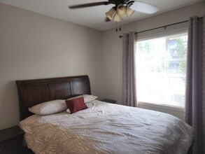 507 Albany Way NW in Edmonton, AB - Building Photo - Building Photo