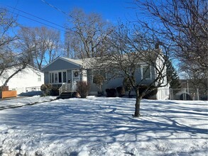 55 Flanders St in Johnston, RI - Building Photo - Building Photo