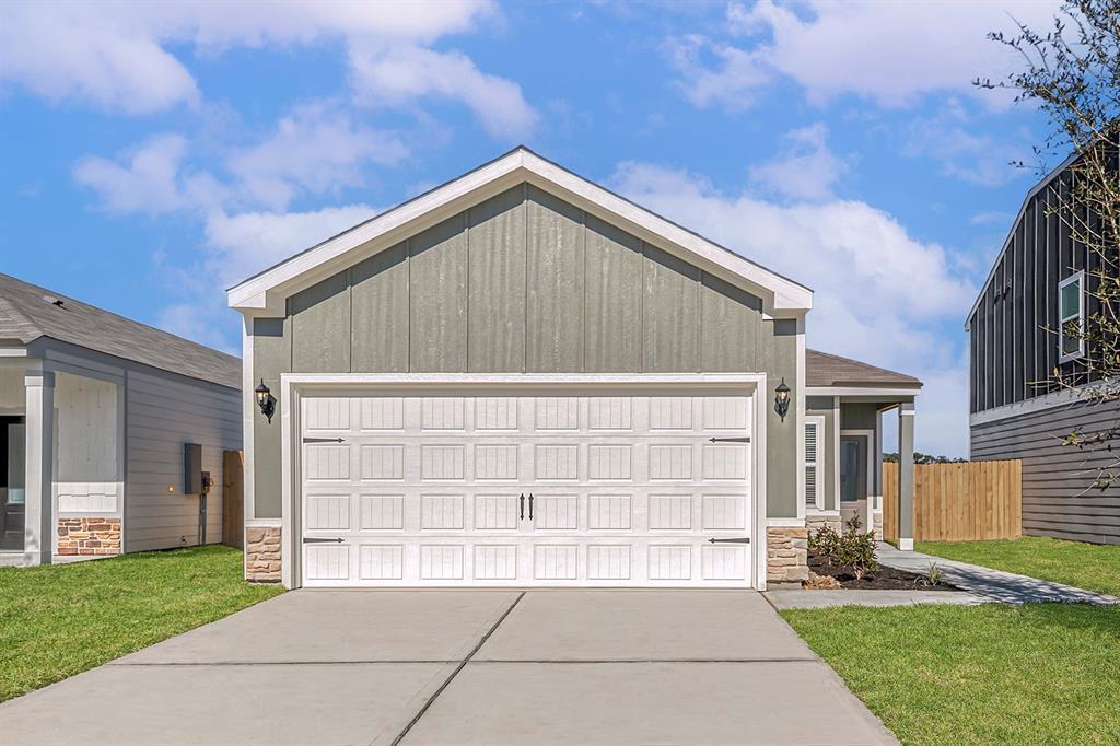 8210 Sunberry Shadow Dr in Houston, TX - Building Photo