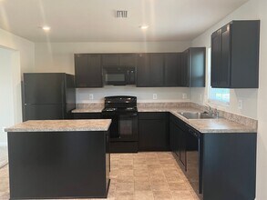 7227 Senate Wy in Ruther Glen, VA - Building Photo - Building Photo
