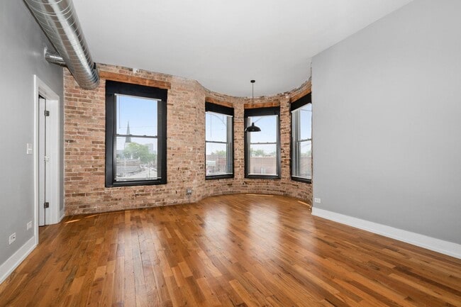 2754 W Cermak Ave. in Chicago, IL - Building Photo - Building Photo