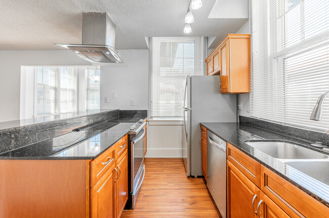 Broadway Apartments in Augusta, GA - Foto de edificio - Interior Photo