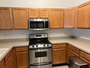 2768 S Knightsbridge Cir in Ann Arbor, MI - Building Photo - Building Photo