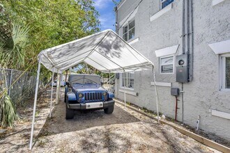 629 9th St, Unit 2 in West Palm Beach, FL - Building Photo - Building Photo