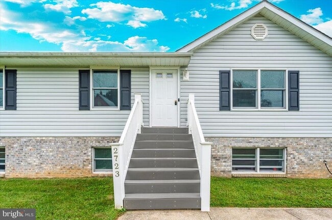 2723 Old Washington Rd in Westminster, MD - Foto de edificio - Building Photo