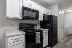 Valley View Estates in Council Bluffs, IA - Building Photo