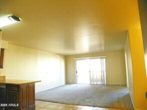 7910 E Camelback Rd in Scottsdale, AZ - Building Photo - Building Photo