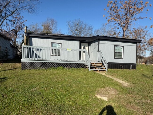 property at 806 S Rusk Ave