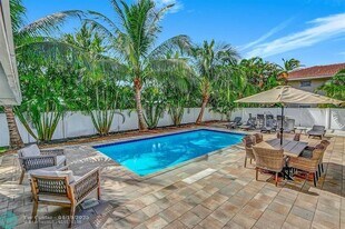 2740 NE 30th Pl in Fort Lauderdale, FL - Building Photo