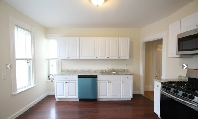 38 Forest St, Unit 2 in Boston, MA - Building Photo - Building Photo