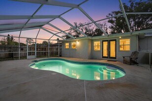 5897 5th St S in St. Petersburg, FL - Building Photo