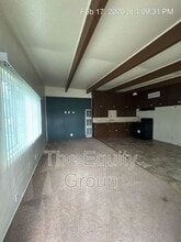 220 W Cypress Ave in Visalia, CA - Building Photo - Building Photo