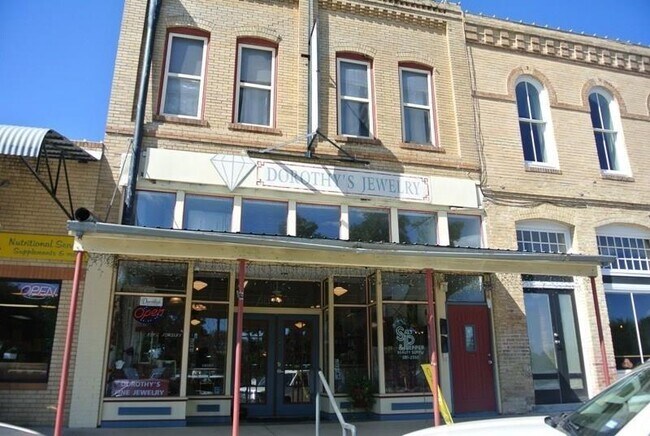 104 Depot St-Unit -A in Elgin, TX - Foto de edificio - Building Photo