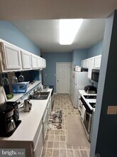 46588 Drysdale Terrace-Unit -201 in Sterling, VA - Foto de edificio - Building Photo