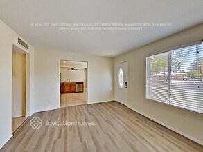 14844 N 24th Pl in Phoenix, AZ - Foto de edificio - Building Photo