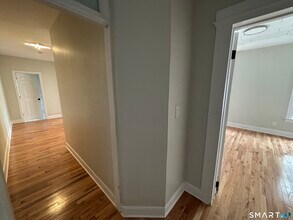 241 Lewis St in Bridgeport, CT - Building Photo - Building Photo