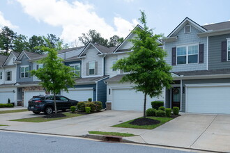 111 Grant Dr in Canton, GA - Foto de edificio - Building Photo