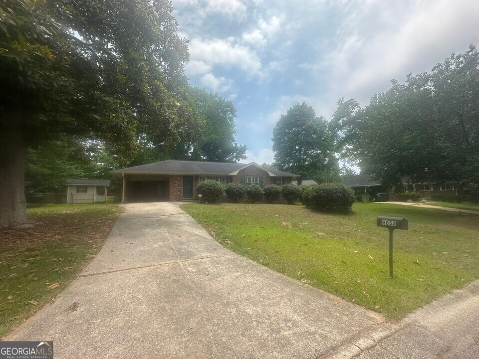 3053 Menlo Park Dr in Rex, GA - Building Photo