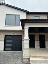 7 Alayche Trl in Welland, ON - Building Photo