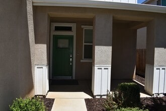 2375 Explorador Dr in Merced, CA - Building Photo - Building Photo