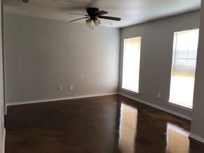 15120 Oaks W Dr in Tyler, TX - Building Photo - Building Photo
