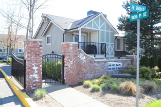 Silver Creek Apartments in Kent, WA - Building Photo - Building Photo