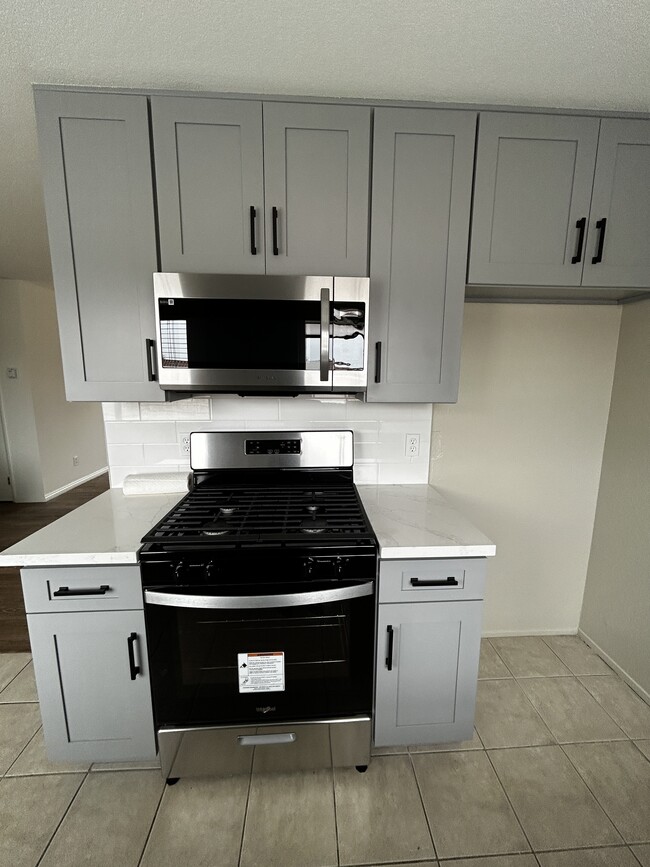 220 Marguerita Ave, Unit B in Alhambra, CA - Building Photo - Building Photo