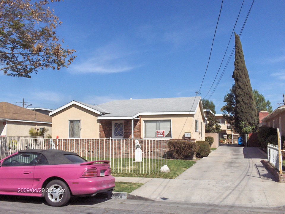 12432 Waldorf Dr in Lynwood, CA - Foto de edificio