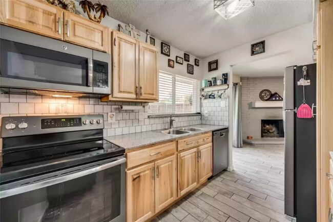 5408 Queen Ct in Lake Dallas, TX - Building Photo - Building Photo