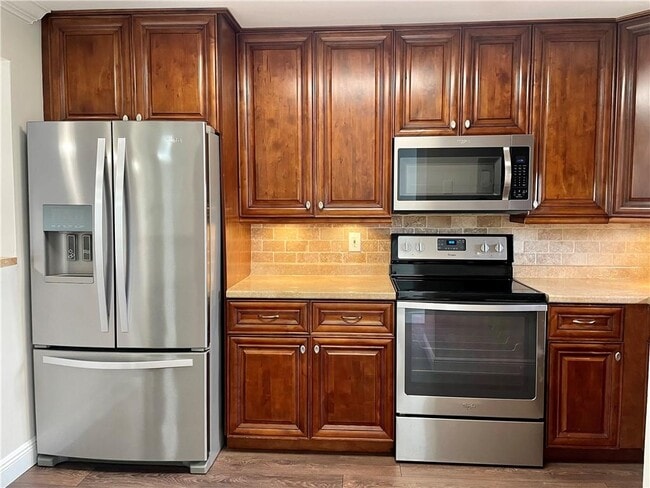 2460 Deer Creek Country Club Blvd in Deerfield Beach, FL - Foto de edificio - Building Photo