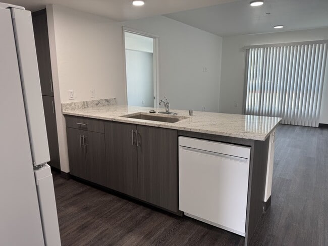 property at 3509 Vista Ln