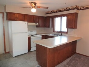 2825 56th St NW, Unit C in Rochester, MN - Building Photo - Building Photo