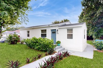 1150 NW 55th Terrace in Miami, FL - Foto de edificio - Building Photo