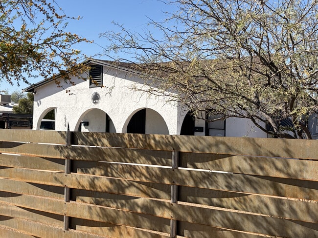 River Loft Bungalows on Warren+9th in Tucson, AZ - Foto de edificio - Building Photo