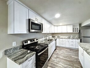 806 Paradise Ln in Colorado Springs, CO - Building Photo - Building Photo