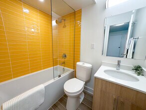 160 Dowling Ave in Toronto, ON - Building Photo - Building Photo