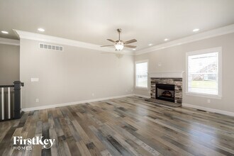 816 Mule Creek Dr in Wentzville, MO - Building Photo - Building Photo