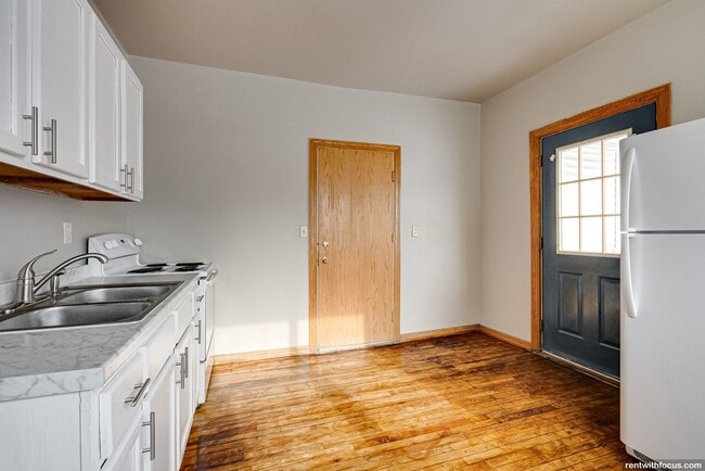 property at 618 N Ashland Ave