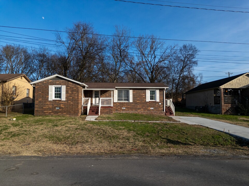 4010 Liberty St in Old Hickory, TN - Building Photo