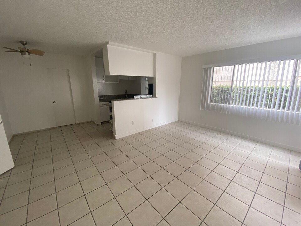 3520 Clarington Ave in Los Angeles, CA - Building Photo