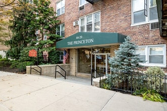 Princeton Owners Corp in Little Neck, NY - Building Photo - Building Photo