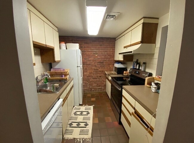 property at 103 Gainsborough St